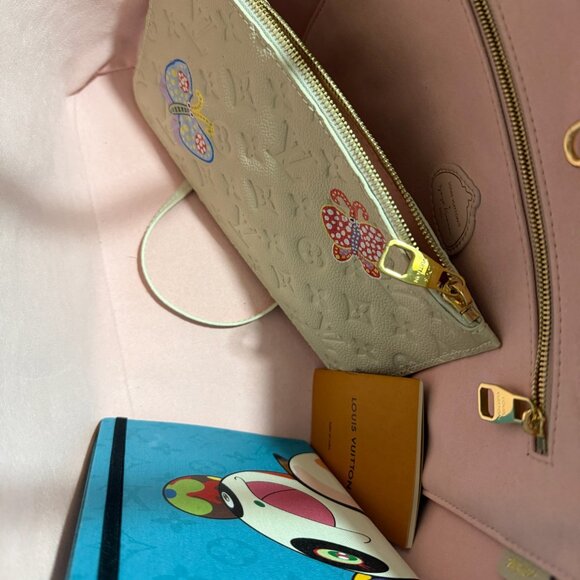 XL FASHION Tote in a Gorgeous and Stunning Cream Genuine Leather with POUCH! - Picture 11 of 14